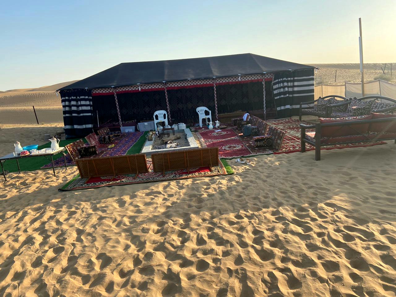 مخيمات 
